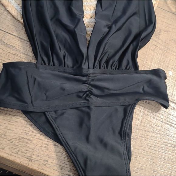 CROSSOVER BLACK MONOKINI SWIMSUIT - Picture 2 of 7